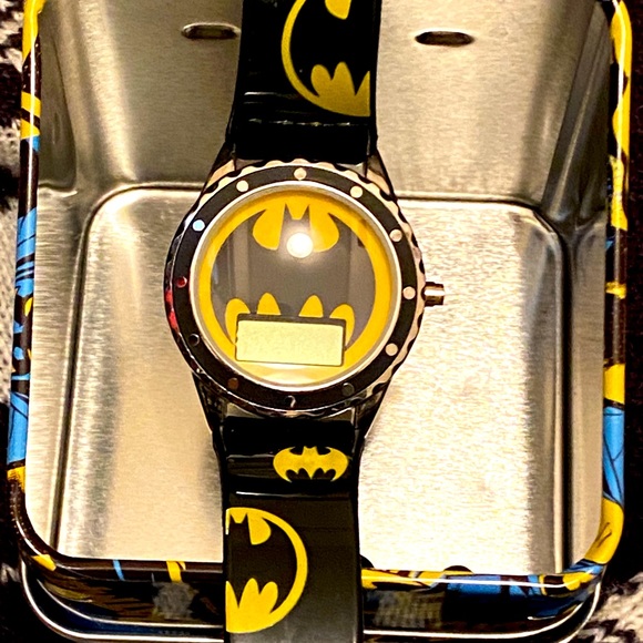 BATMAN WOMEN WATCH WARNER BROTHER EDITION NWTBOX Buy Two Items Free - Picture 1 of 4